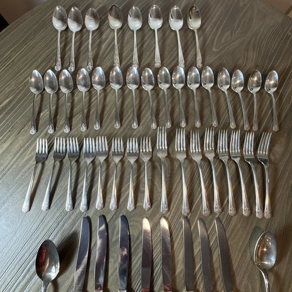 51pc Vogue Silverplate Flatware Set by International Silver 1938 w/ Wood Chest